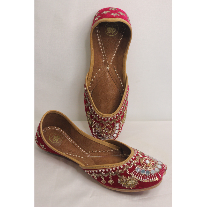 Shahi Gulab Mirror Work Punjabi Jutti