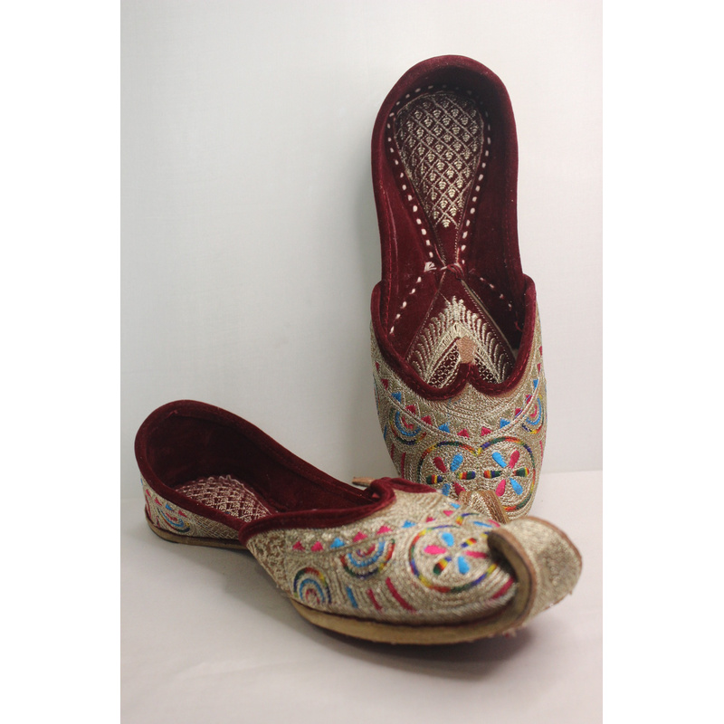Rangrez Gold Multicolor Punjabi Jutti