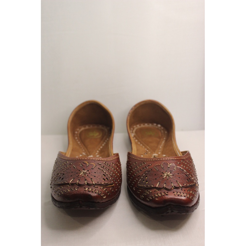 Sunehri Brown Cutwork Punjabi Jutti